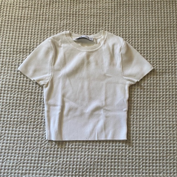 White crop top - Picture 1 of 3